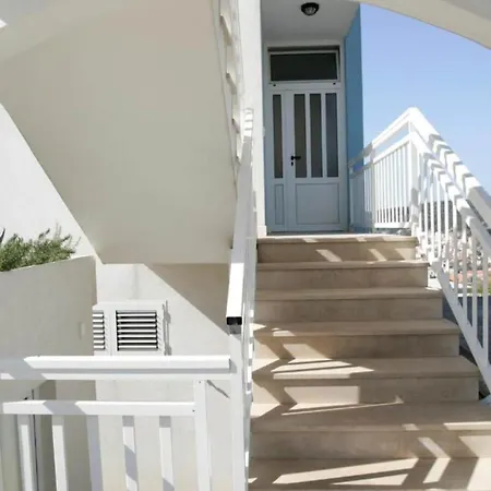 Trogrli - With Balcony Апартаменты *