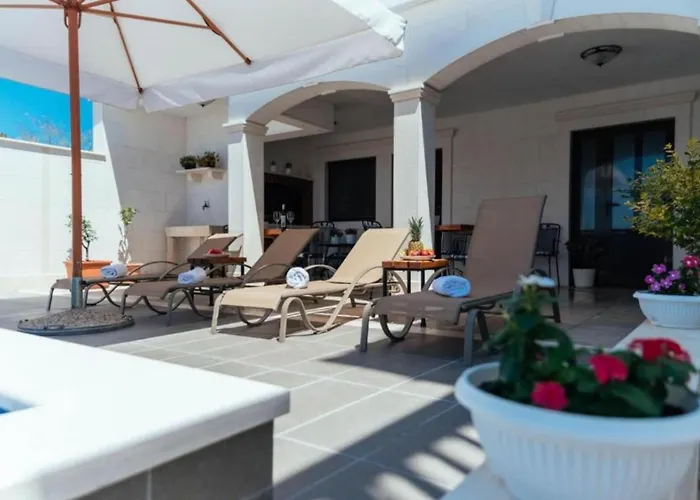 Trogrli - With Balcony * Хвар