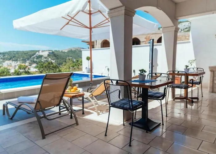 Trogrli - With Balcony Appartement *