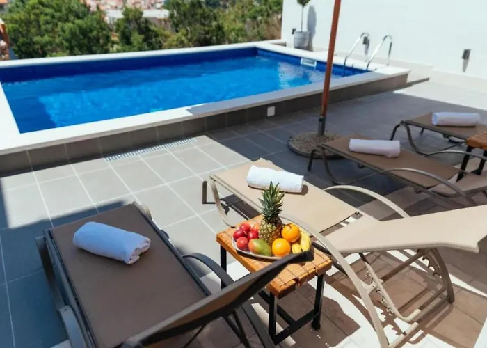 Trogrli - With Balcony Appartement