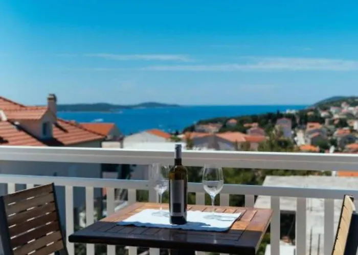 Trogrli - With Balcony Appartement