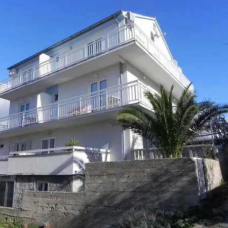 Διαμέρισμα Trogrli - With Balcony